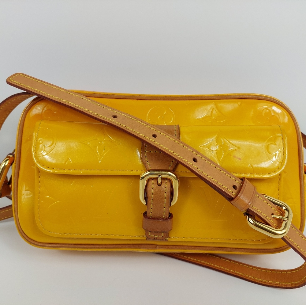 Louis Vuitton Christie MM Yellow Jaune Verniz Leather Bag